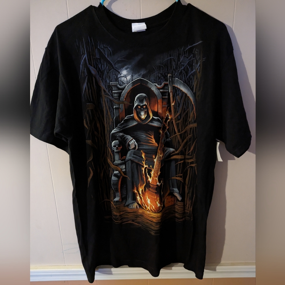 Reaper Throne Guitar Halloween T-Shirt Adult Size Large Black